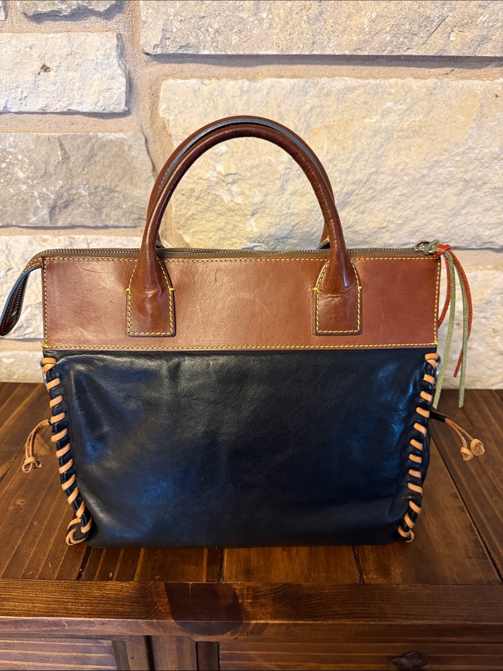 Dooney & Bourke vintage black/brown/sand Q3 Bolero Bag - Picture 2 of 13